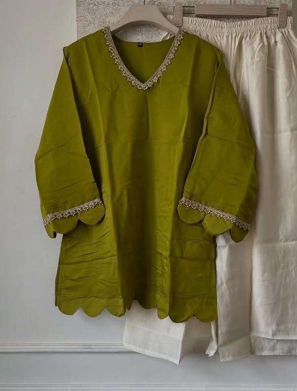 Olive Green Women’s Kurta Pant Set with Embroidered V-Neck & Scalloped Sleeves