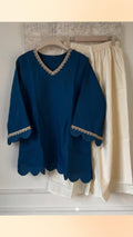 Navy Blue Women’s Kurta Pant Set with Lace-Trimmed Scalloped Sleeves